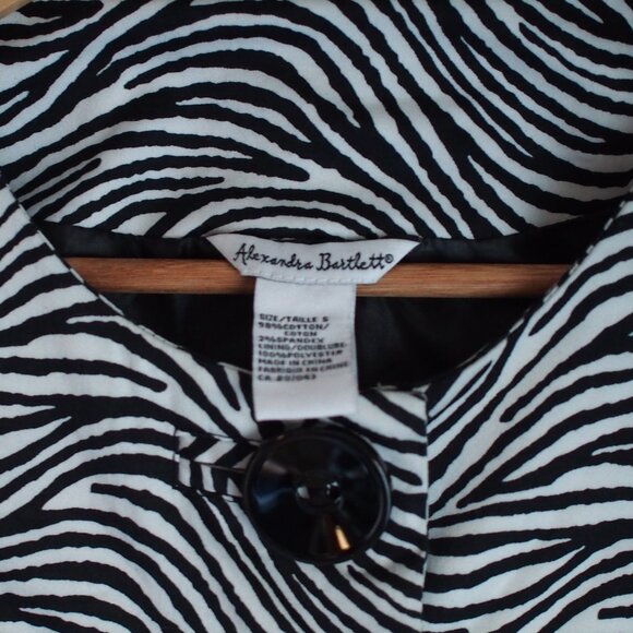 Alexandra Bartlett | 3/4 Sleeve Zebra Print Jacket - Picture 2 of 6